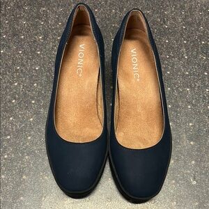 Vionic Blue Ballet Flats with Textured Fabric and Rounded Toe